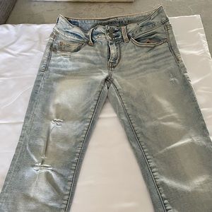 American eagle distressed jeans